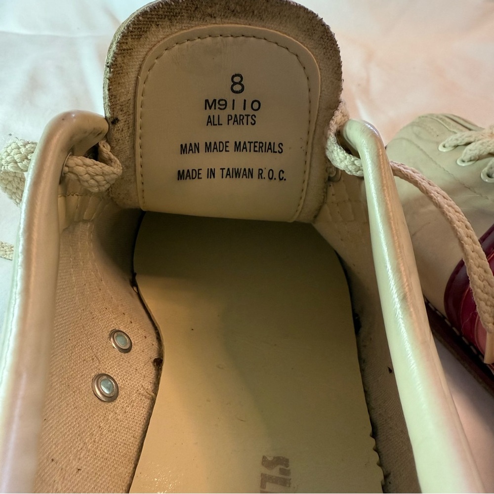 Classic Women's Bowling Shoes with Pink Accent - Picture 7 of 8